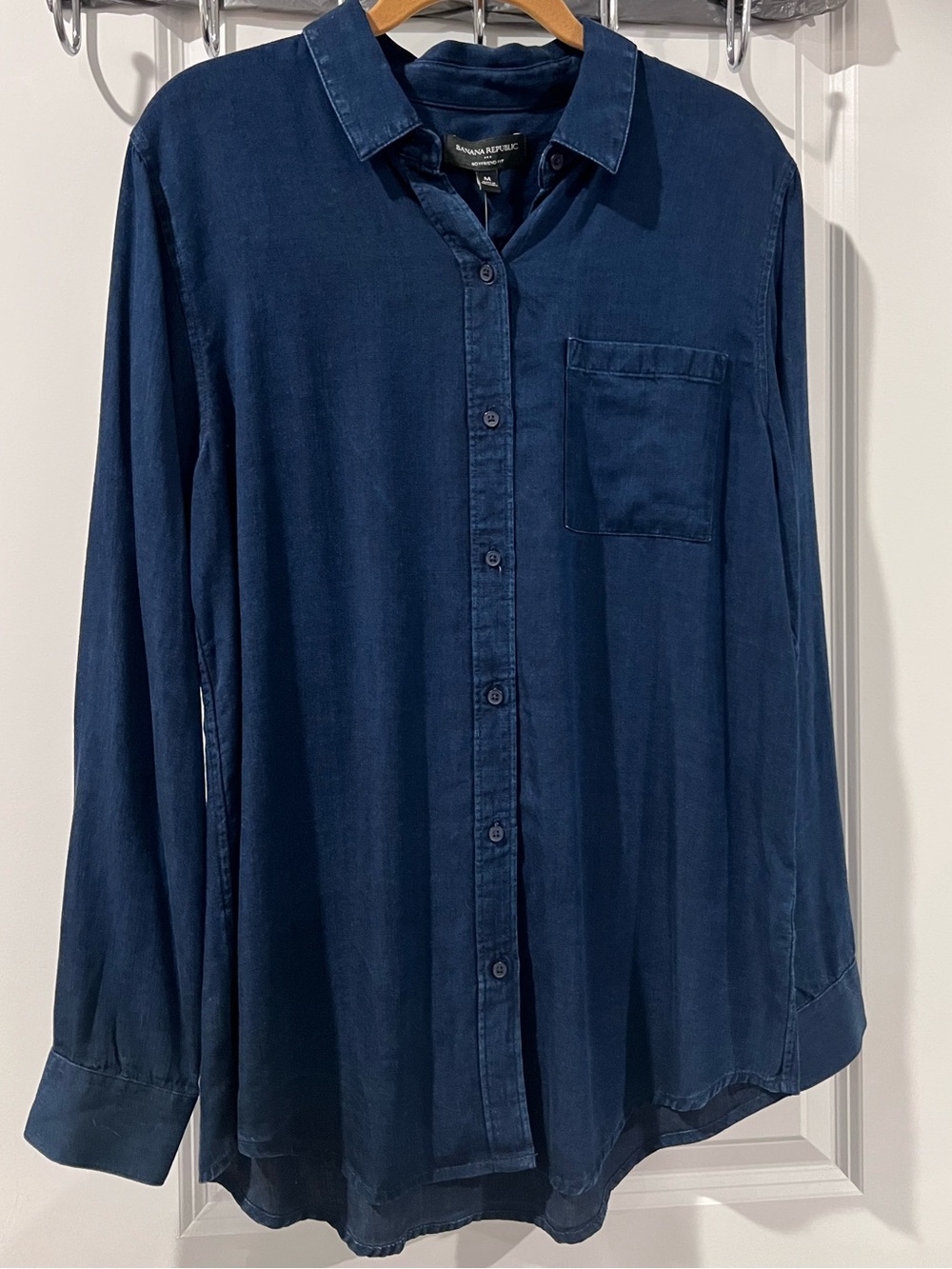 Banana Republic Navy Blue Denim Shirt Women’s Size M NWT
